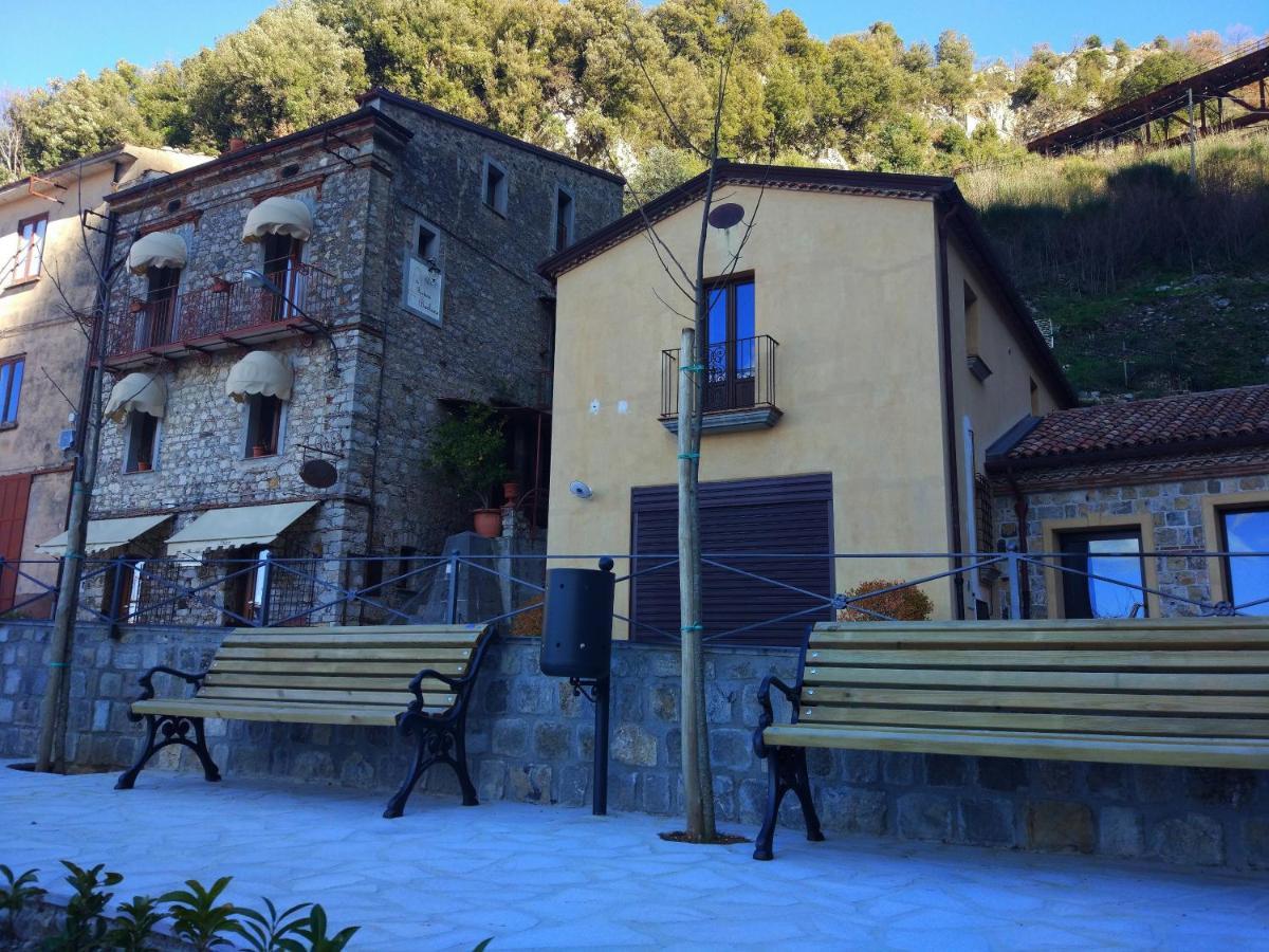 B&B La Fontana Borbone เลาริอาอินเฟริออเร ภายนอก รูปภาพ