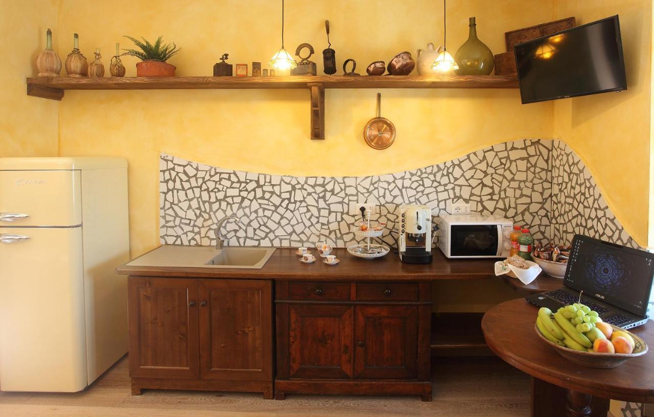 B&B La Fontana Borbone เลาริอาอินเฟริออเร ภายนอก รูปภาพ